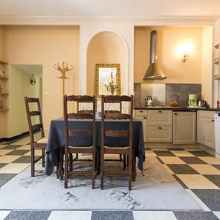 Castle Apartment In Chaleix By Forest, Cleaning Included Casa vacanze
