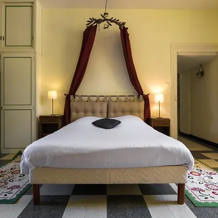 Castle Apartment In Chaleix By Forest, Cleaning Included *
