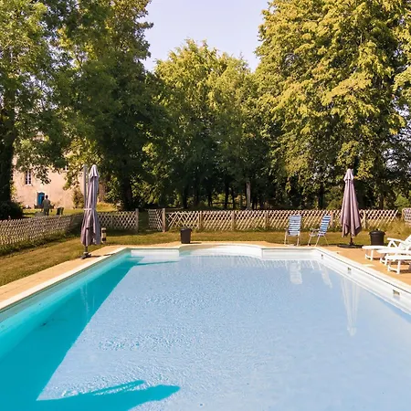 Casa vacanze Castle Apartment In Chaleix By Forest, Cleaning Included