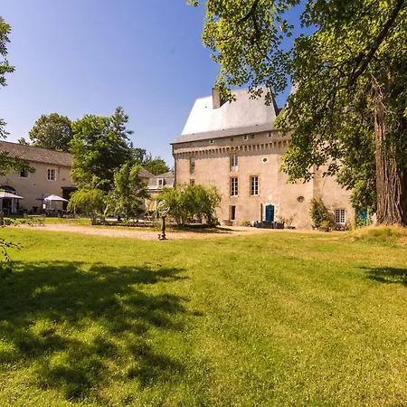 Castle Apartment In Chaleix By Forest, Cleaning Included Prázdninový dům